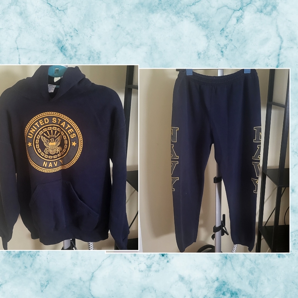 UNITED STATES NAVY SWEATSHIRT & PANTS SIZE LARGE.